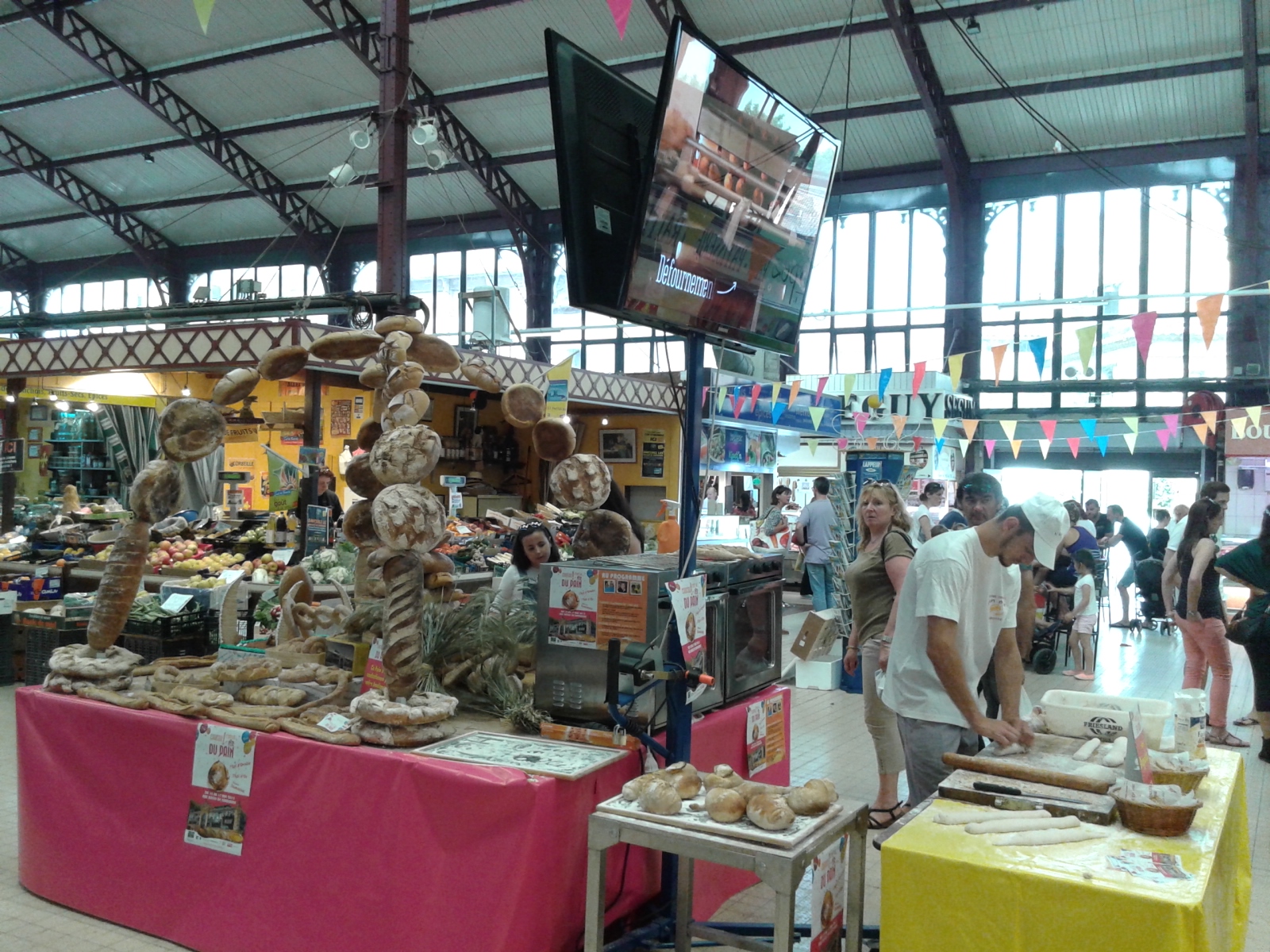 les_halles_de_narbonne_animation_pain_boulangers_boulangerie_epi-d-or_14_mai_2015-30