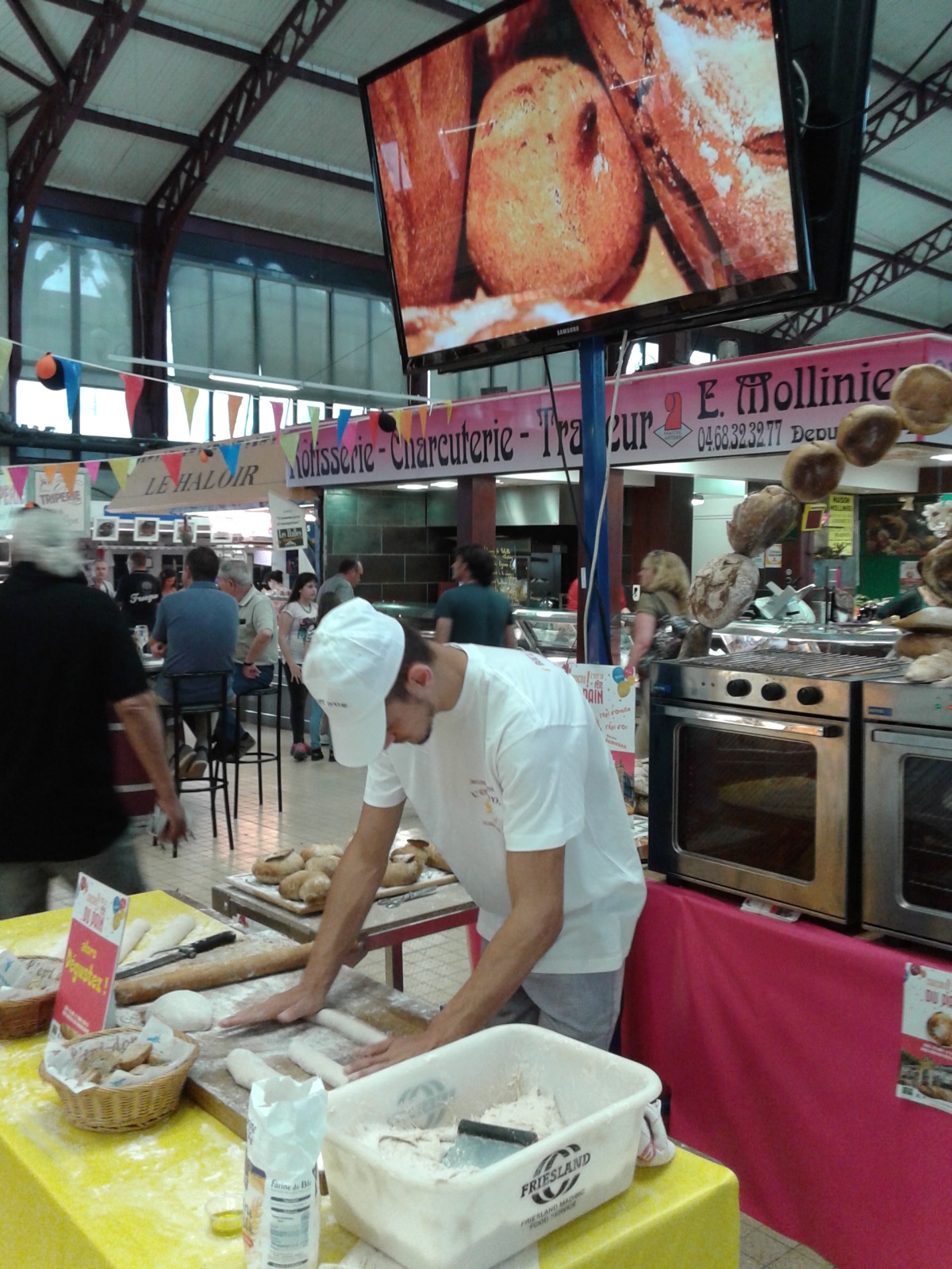les_halles_de_narbonne_animation_pain_boulangers_boulangerie_epi-d-or_14_mai_2015-31
