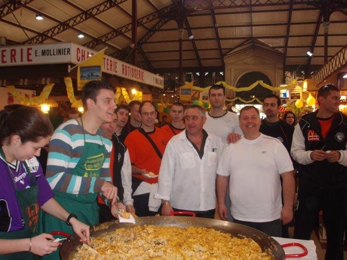 omelette paques halles narbonne 2007 (3)