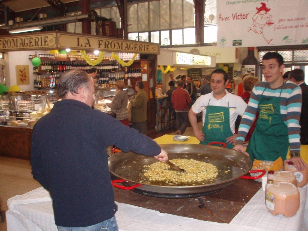 omelette paques halles narbonne 2007 (7)