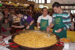 omelette paques halles narbonne 2007 (15)