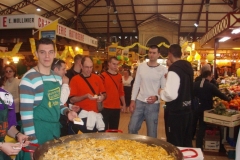 omelette paques halles narbonne 2007 (18)