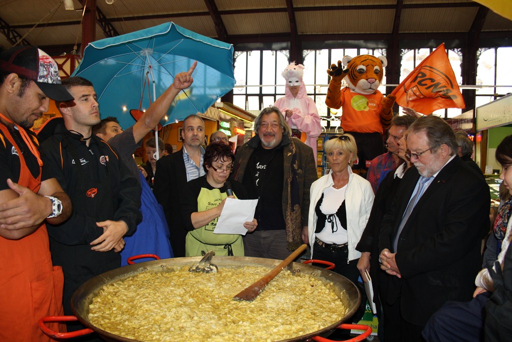 halles_narbonne_paques_omelette_jeanclaude_dreyfus_medaille_touristique_triporteur_rcnm_tignous_pinpin_cocotte_2012-49