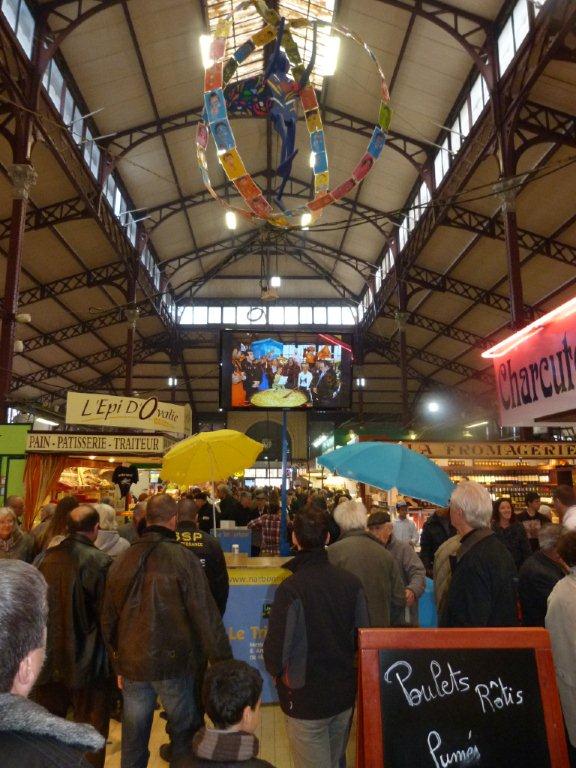 halles_de_narbonne_animation_paques_2013_omelette_pinpin_cocotte_kiki02-