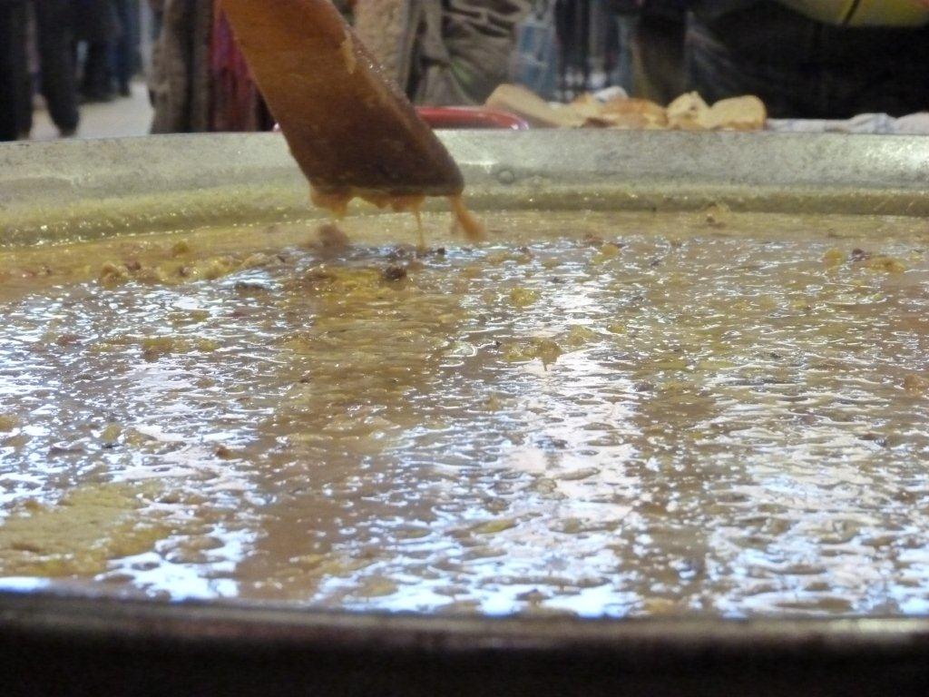 halles_de_narbonne_animation_paques_2013_omelette_pinpin_cocotte_kiki06-