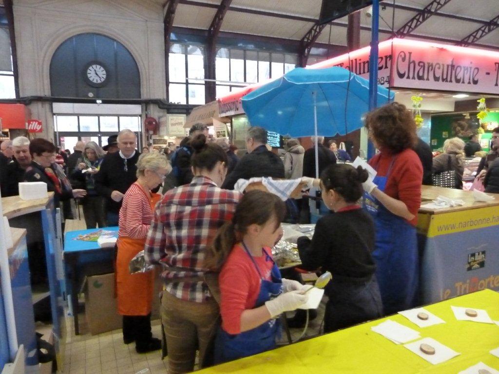 halles_de_narbonne_animation_paques_2013_omelette_pinpin_cocotte_kiki12-