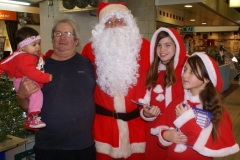 les_halles_de_narbonne_animation_promotion_photos_pere_noel_samedi-21-12-2013-12