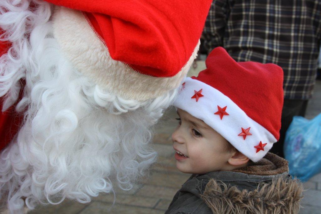les_halles_de_narbonne_animation_promotion_photos_pere_noel_dimanche-22-12-2013-115