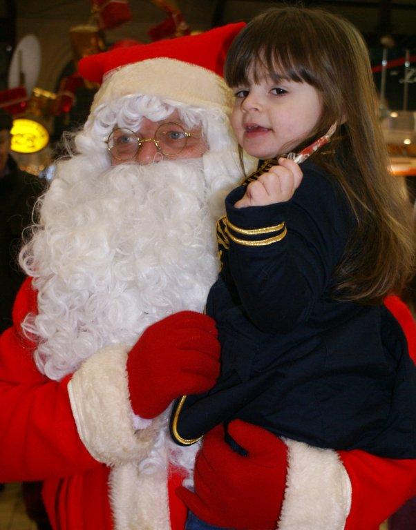 11-les_halles_de_narbonne_animation_promotion_photos_pere_noel_mardi-24-12-2013-