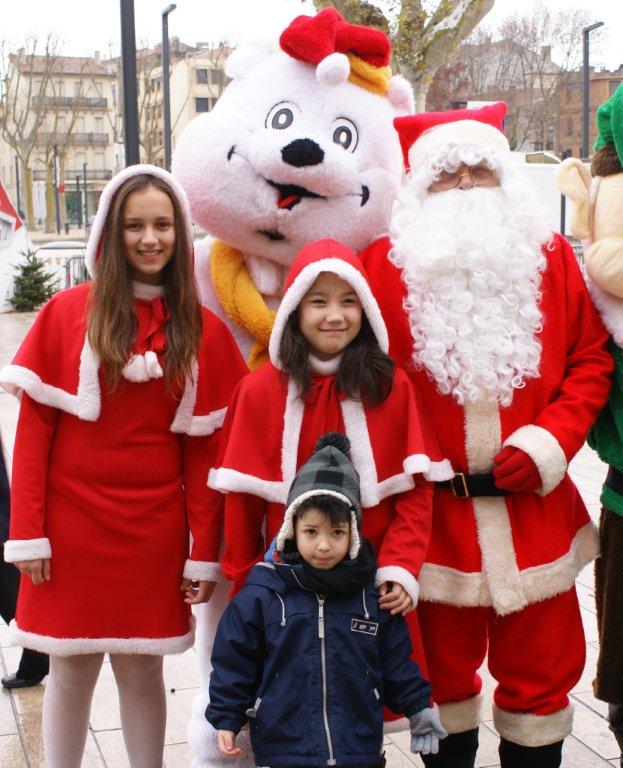 38-les_halles_de_narbonne_animation_promotion_photos_pere_noel_mardi-24-12-2013-