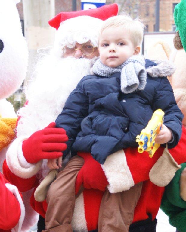 40-les_halles_de_narbonne_animation_promotion_photos_pere_noel_mardi-24-12-2013-