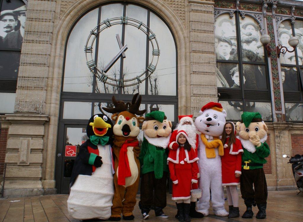 44-les_halles_de_narbonne_animation_promotion_photos_pere_noel_mardi-24-12-2013-