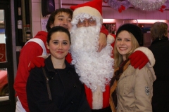 15-les_halles_de_narbonne_animation_promotion_photos_pere_noel_mardi-24-12-2013-