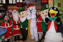 24-les_halles_de_narbonne_animation_promotion_photos_pere_noel_mardi-24-12-2013-