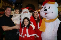 30-les_halles_de_narbonne_animation_promotion_photos_pere_noel_mardi-24-12-2013-