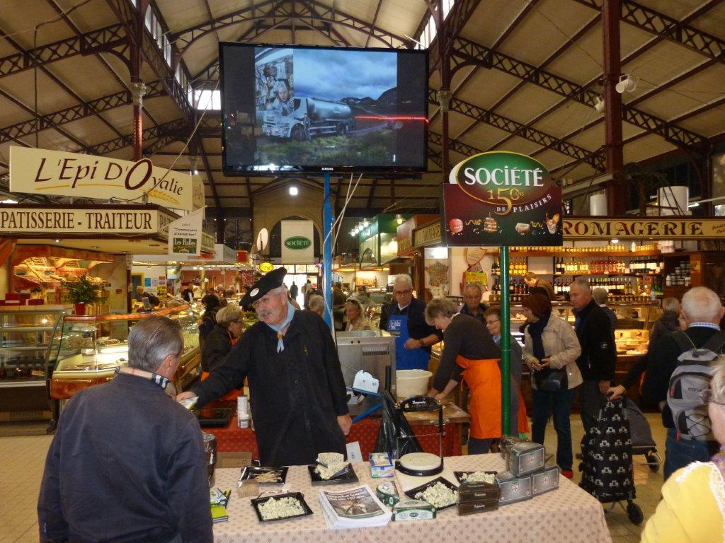 les_halles_de_narbonne_roquefort_societe_150_ans_amicale_aveyronnais_aude_09-11-2013-01
