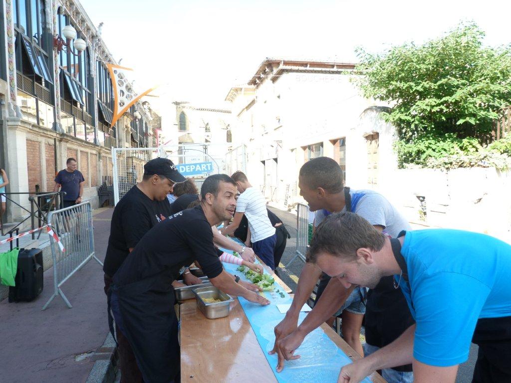 les_halles_de_narbonne_animation_rouleau_de_printemps_kioskasie_2015-02