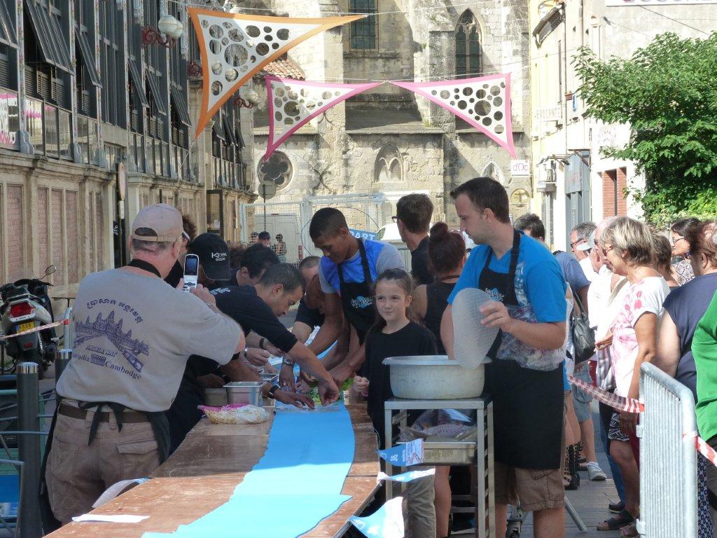 les_halles_de_narbonne_animation_rouleau_de_printemps_kioskasie_2015-17
