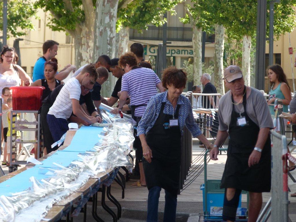 les_halles_de_narbonne_animation_rouleau_de_printemps_kioskasie_2015-20