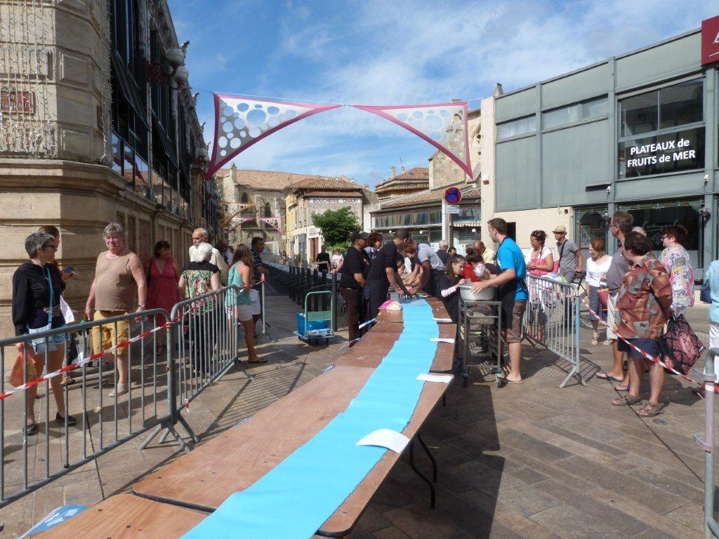 les_halles_de_narbonne_animation_rouleau_de_printemps_kioskasie_2015-22