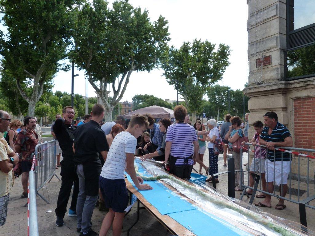 les_halles_de_narbonne_animation_rouleau_de_printemps_kioskasie_2015-26