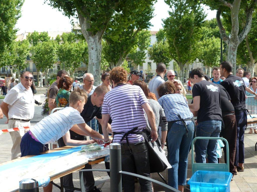 les_halles_de_narbonne_animation_rouleau_de_printemps_kioskasie_2015-30