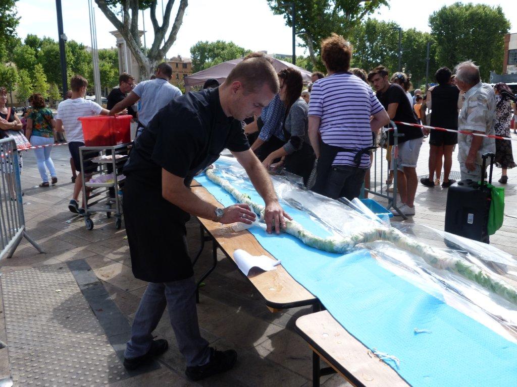 les_halles_de_narbonne_animation_rouleau_de_printemps_kioskasie_2015-39