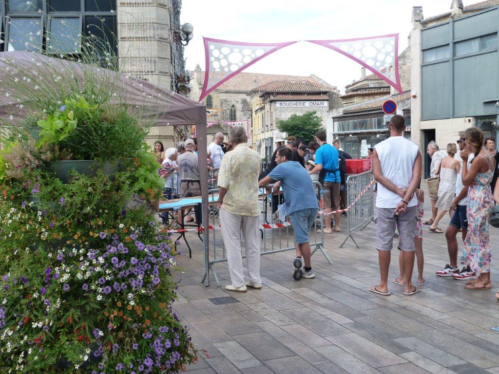 les_halles_de_narbonne_animation_rouleau_de_printemps_kioskasie_2015-41
