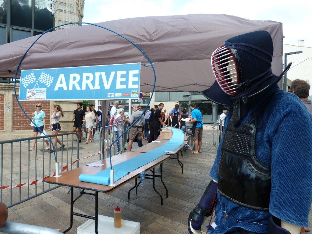 les_halles_de_narbonne_animation_rouleau_de_printemps_kioskasie_2015-42