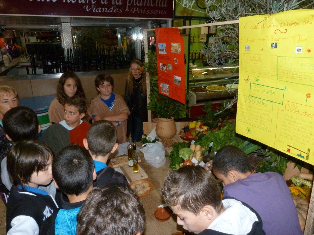 les_halles_de_narbonne_semaine_du_gout_ateliers_pedagogiques_16-10-2013-09