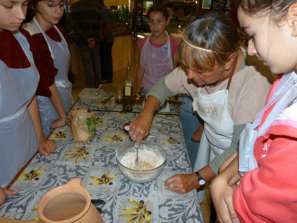 les_halles_de_narbonne_semaine_du_gout_ateliers_pedagogiques_16-10-2013-17
