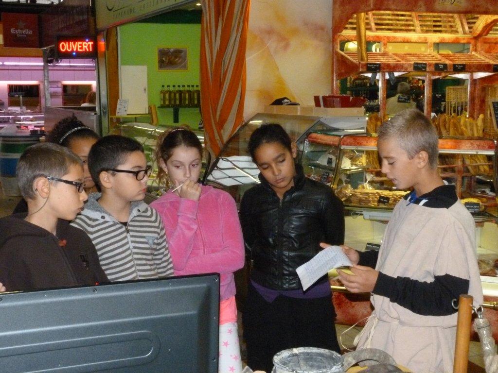 les_halles_de_narbonne_semaine_du_gout_ateliers_pedagogiques_2013-27