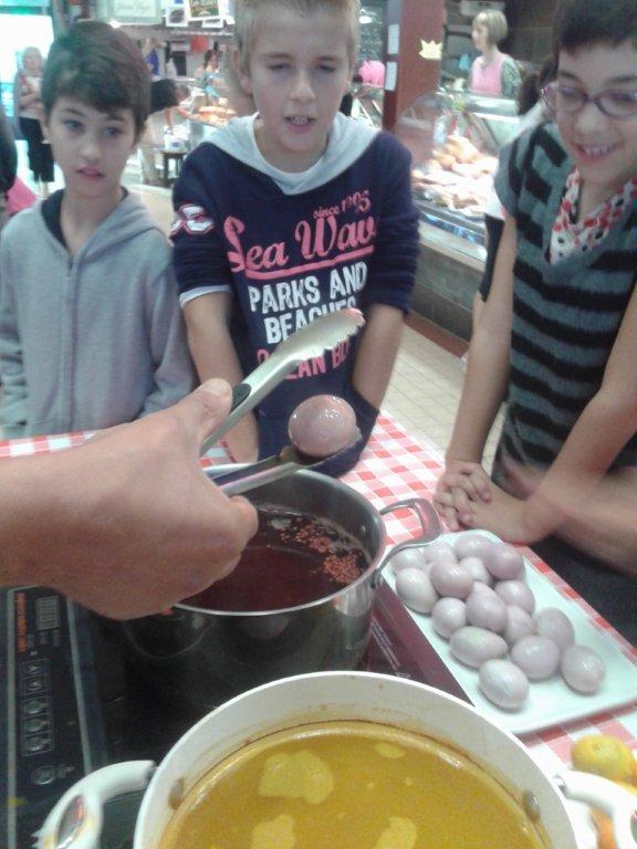 semaine-du-gout_halles_de_narbonne_firat_abbas_tapas_de_la_clape_service_promotion_de_la__sante_narbonne-10