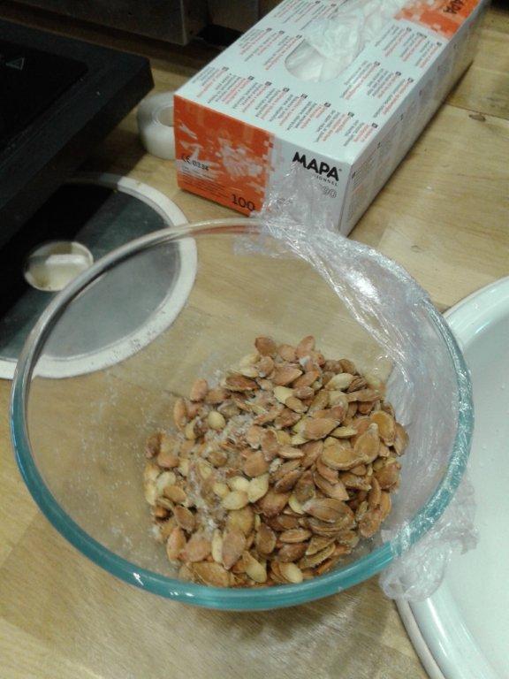 halles_narbonne_semaine_du_gout_courges_sculpteur_eric_berthault_cakes_soupes_degustation_animation_2015-24