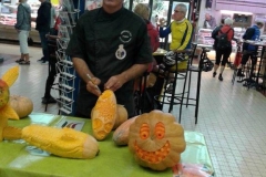 halles_narbonne_semaine_du_gout_courges_sculpteur_eric_berthault_cakes_soupes_degustation_animation_2015-02