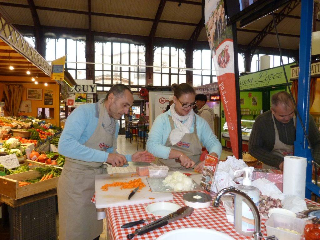 les_halles_de_narbonne_animation_promotion_produits_tripiers_interbev_benoit_carquet_champion_de_france_cuisine_plancha-22-11-2013-08