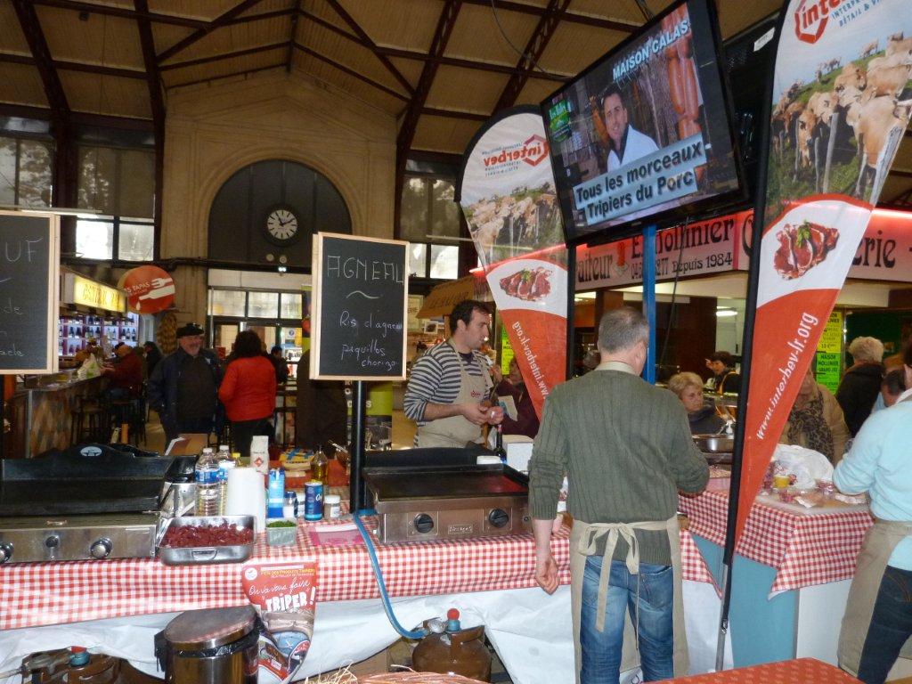 les_halles_de_narbonne_animation_promotion_produits_tripiers_interbev_benoit_carquet_champion_de_france_cuisine_plancha-22-11-2013-10