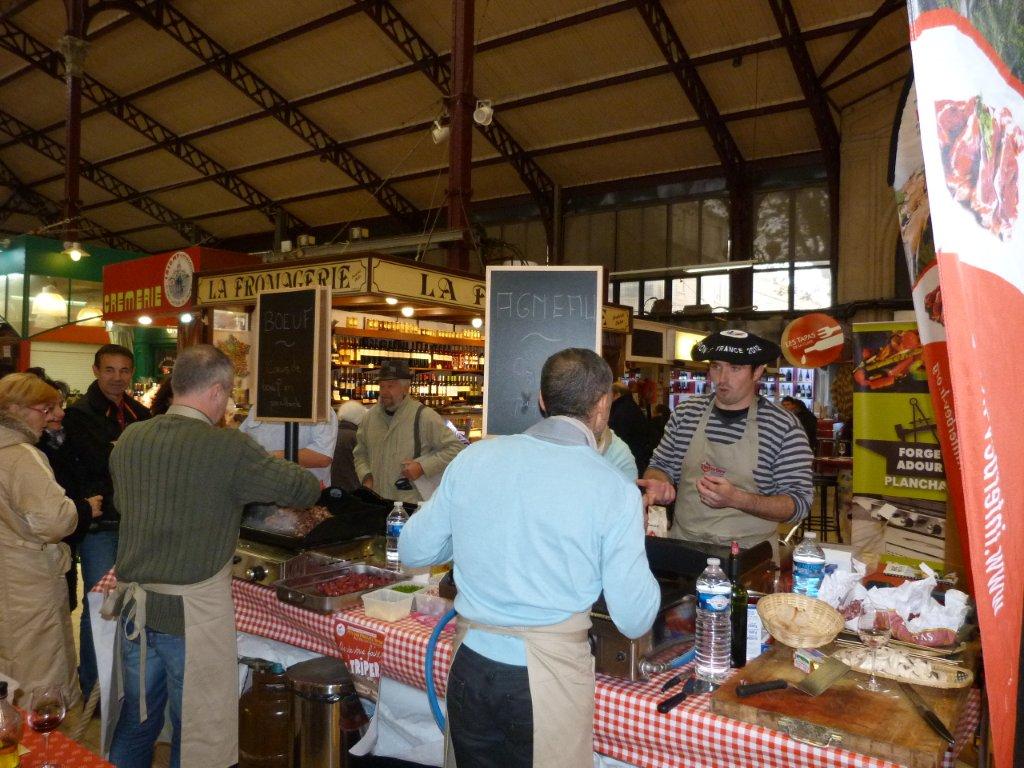 les_halles_de_narbonne_animation_promotion_produits_tripiers_interbev_benoit_carquet_champion_de_france_cuisine_plancha-22-11-2013-20
