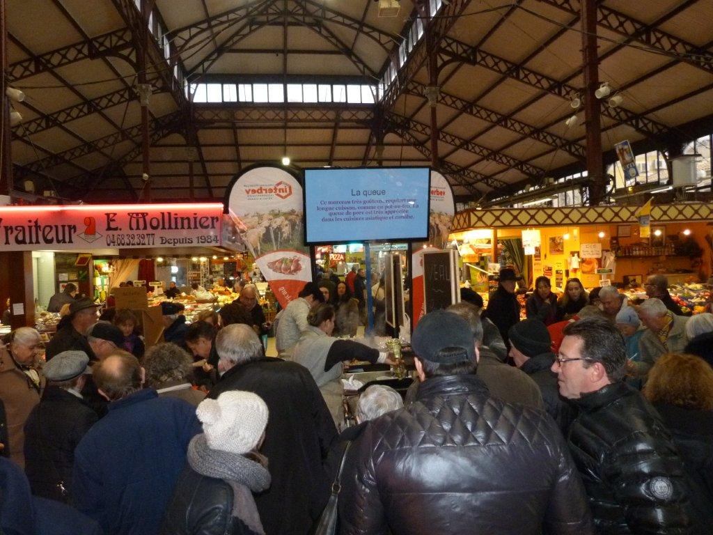 les_halles_de_narbonne_animation_promotion_produits_tripiers_interbev_benoit_carquet_champion_de_france_cuisine_plancha-23-11-2013-18