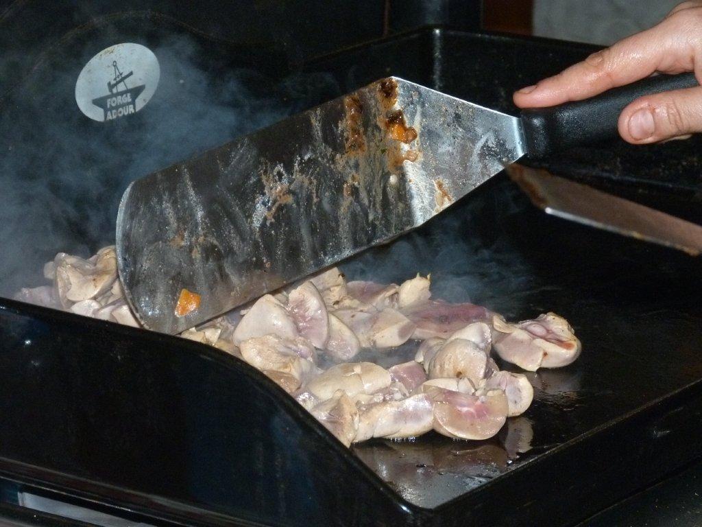 les_halles_de_narbonne_animation_promotion_produits_tripiers_interbev_benoit_carquet_champion_de_france_cuisine_plancha-23-11-2013-26