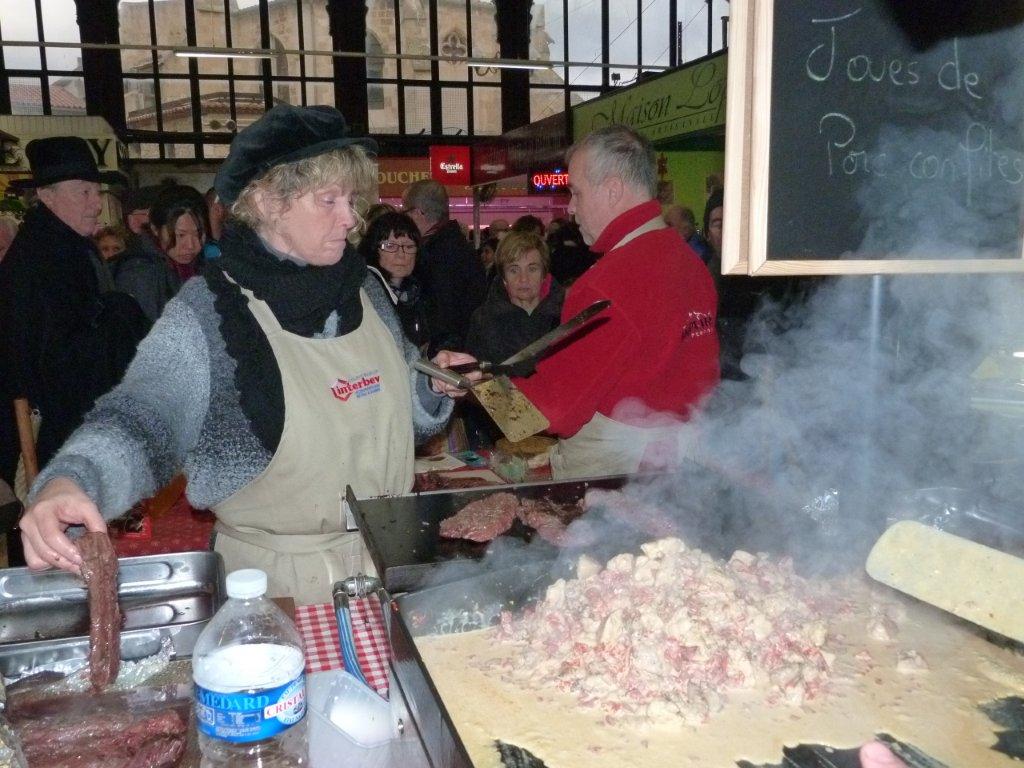 les_halles_de_narbonne_animation_promotion_produits_tripiers_interbev_benoit_carquet_champion_de_france_cuisine_plancha-23-11-2013-27