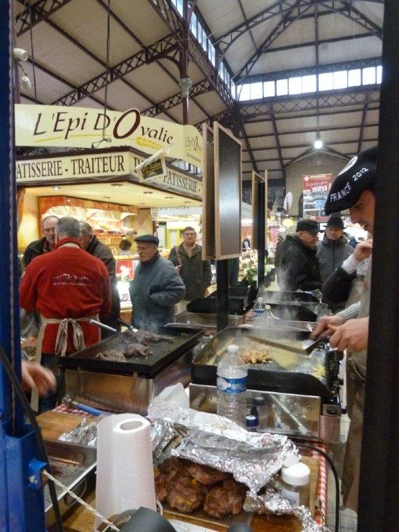 les_halles_de_narbonne_animation_promotion_produits_tripiers_interbev_benoit_carquet_champion_de_france_cuisine_plancha-23-11-2013-29