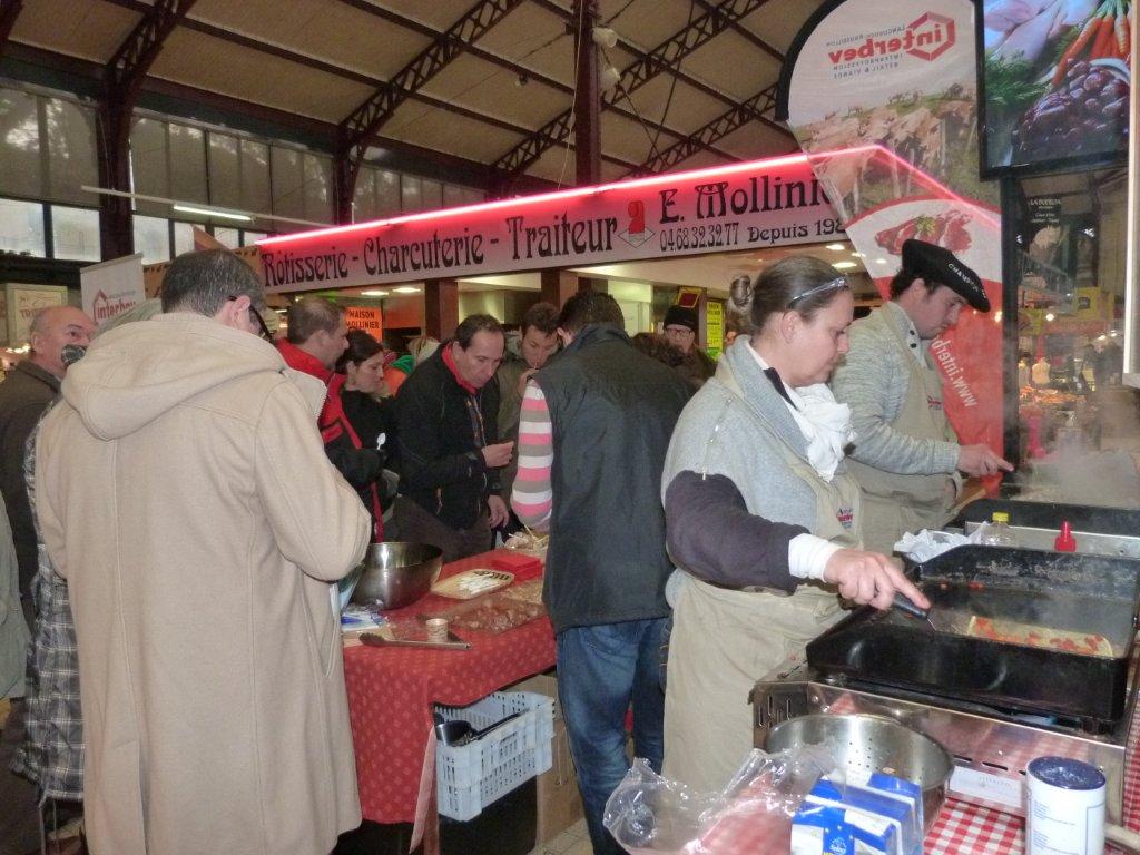 les_halles_de_narbonne_animation_promotion_produits_tripiers_interbev_benoit_carquet_champion_de_france_cuisine_plancha-23-11-2013-38