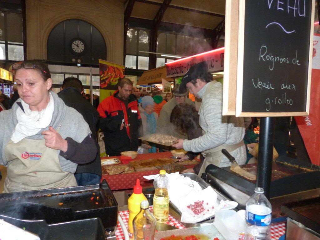 les_halles_de_narbonne_animation_promotion_produits_tripiers_interbev_benoit_carquet_champion_de_france_cuisine_plancha-23-11-2013-43