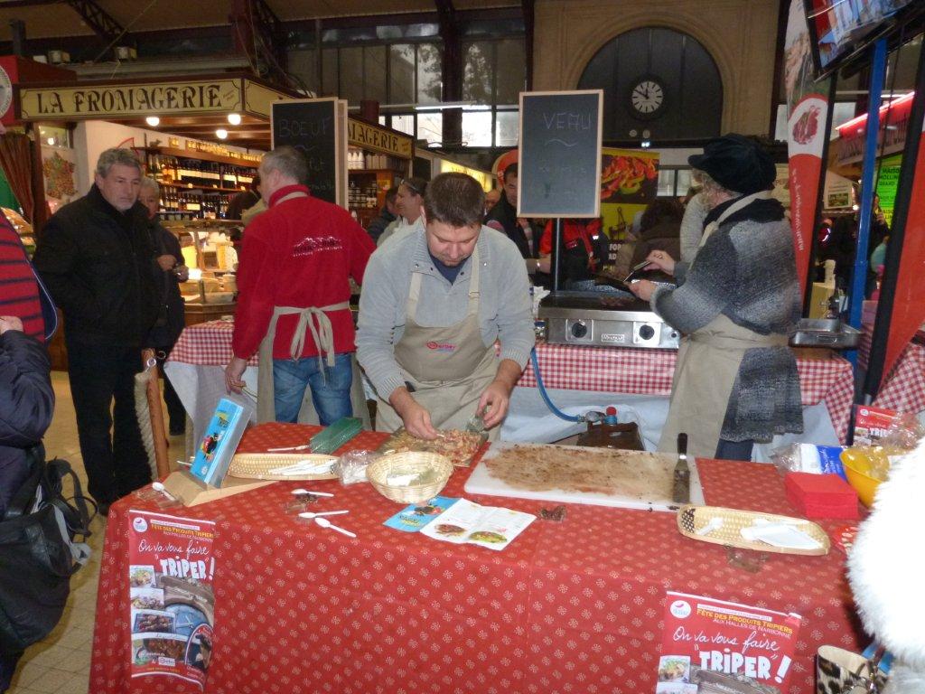 les_halles_de_narbonne_animation_promotion_produits_tripiers_interbev_benoit_carquet_champion_de_france_cuisine_plancha-23-11-2013-44
