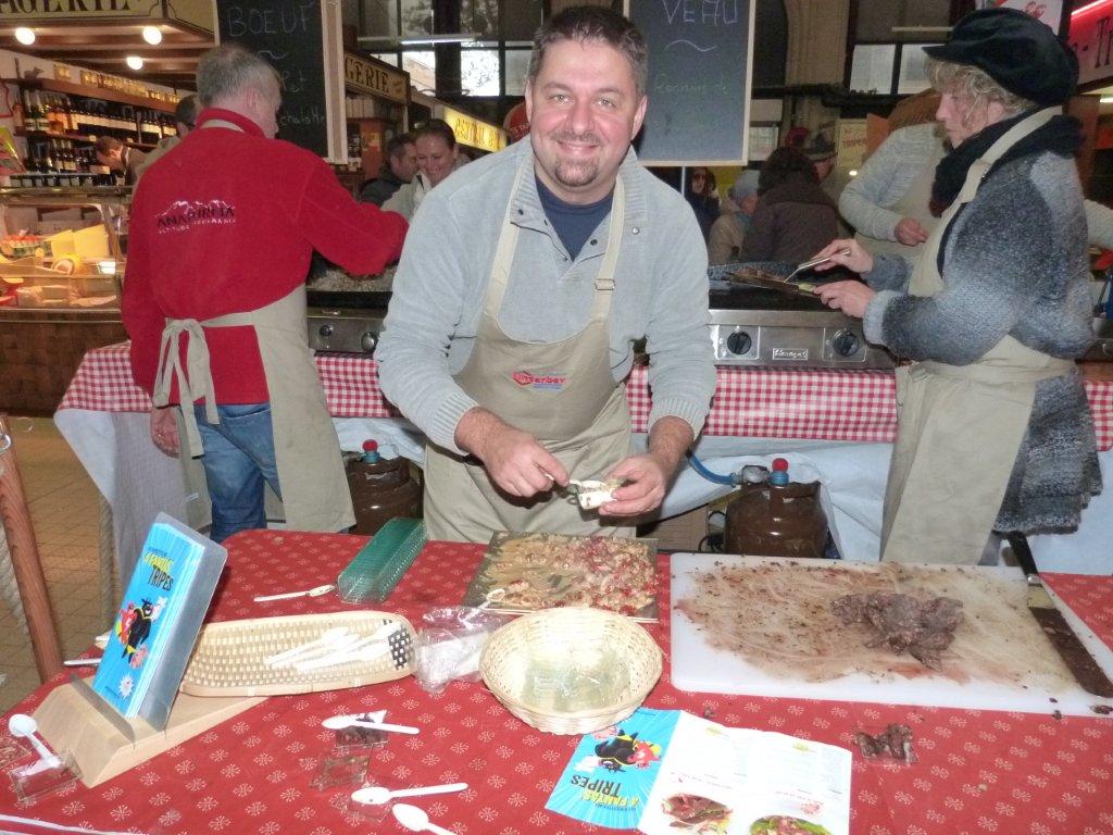 les_halles_de_narbonne_animation_promotion_produits_tripiers_interbev_benoit_carquet_champion_de_france_cuisine_plancha-23-11-2013-45