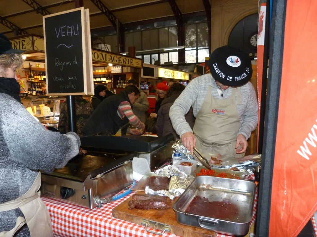 les_halles_de_narbonne_animation_promotion_produits_tripiers_interbev_benoit_carquet_champion_de_france_cuisine_plancha-23-11-2013-51