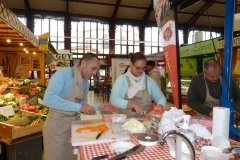 les_halles_de_narbonne_animation_promotion_produits_tripiers_interbev_benoit_carquet_champion_de_france_cuisine_plancha-22-11-2013-08