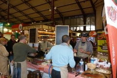 les_halles_de_narbonne_animation_promotion_produits_tripiers_interbev_benoit_carquet_champion_de_france_cuisine_plancha-22-11-2013-20