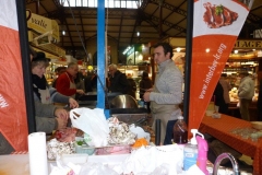 les_halles_de_narbonne_animation_promotion_produits_tripiers_interbev_benoit_carquet_champion_de_france_cuisine_plancha-23-11-2013-04